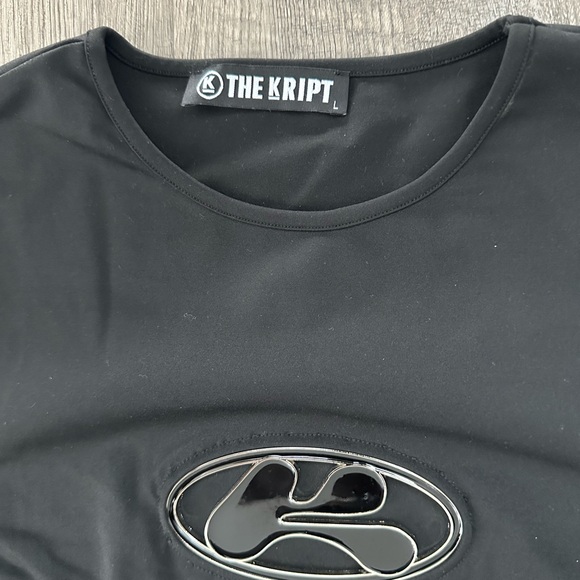 The Kript Gloved Crop Top - Picture 2 of 3